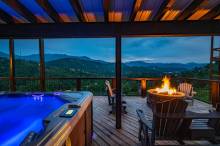 cabin rentals with hot tubs in gatlinburg tn